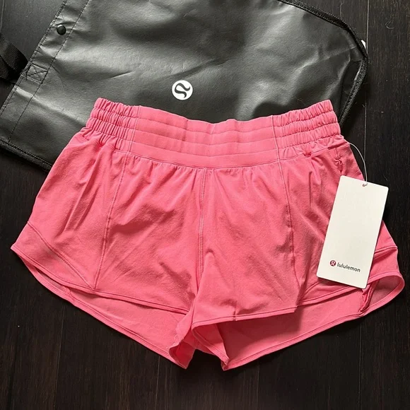 LULULEMON HOTTY HOT HR SHORTS 2.5” in SAKURA PINK SZ 6 NWT